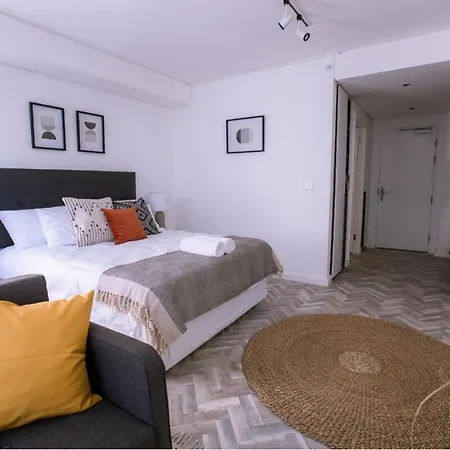 Stylish, Modern, Walk To Restaurants And Cbd Apartment Cape Town Exterior photo