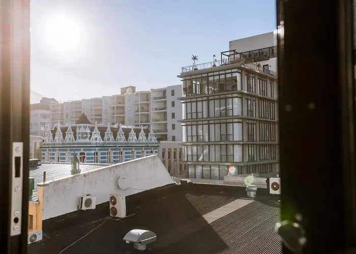 Stylish, Modern, Walk To Restaurants And Cbd