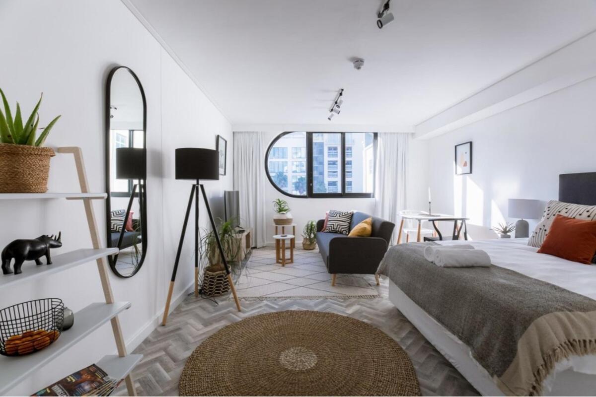 Apartment Stylish, Modern, Walk To Restaurants And Cbd
