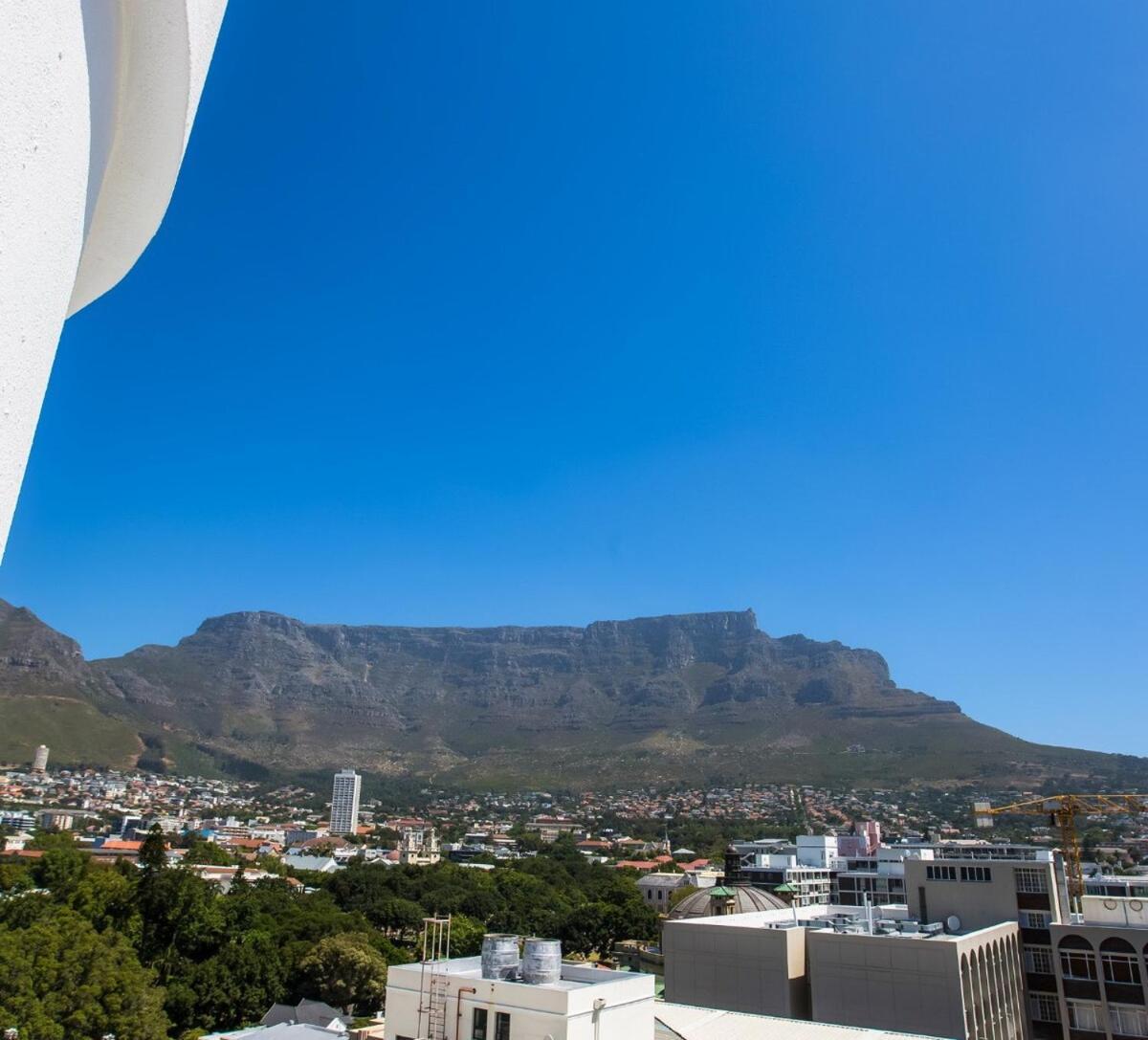 Stylish, Modern, Walk To Restaurants And Cbd Apartment Kapstadt