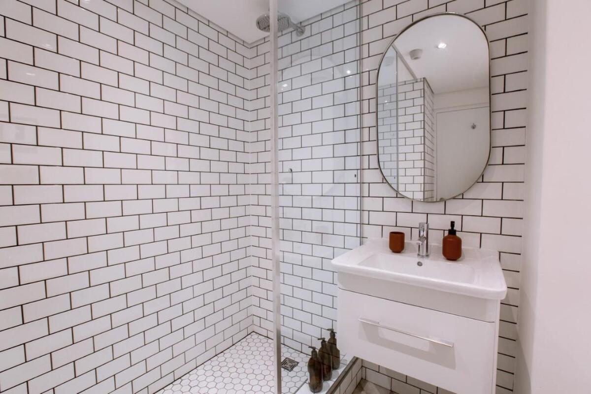 Stylish, Modern, Walk To Restaurants And Cbd