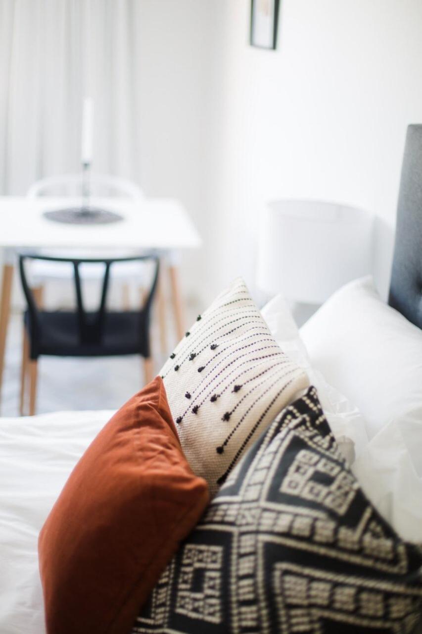 Stylish, Modern, Walk To Restaurants And Cbd
